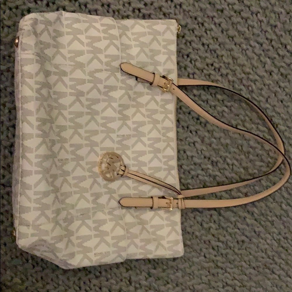 Micheal Kors Jet Set Tote